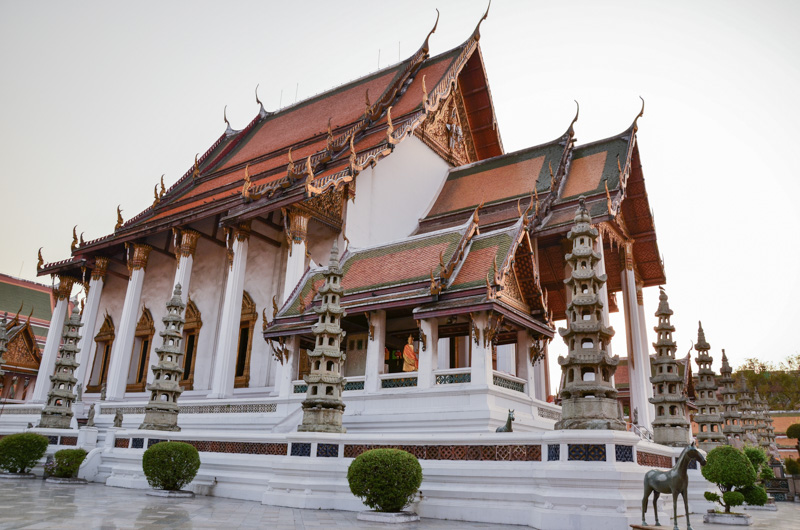 Bangkok is a city with hundreds of Buddhist temples. Here is a list of 5 temples in Bangkok worth visiting and that you shouldn't miss!