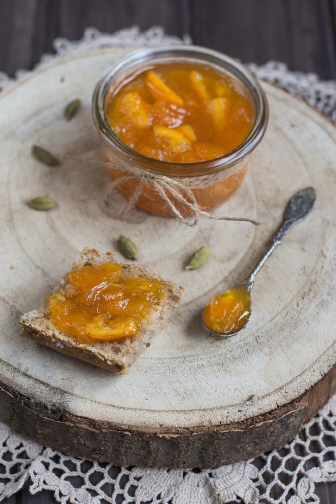 This gourmet Melon, Orange and Cardamom Jam contains pieces of melon and non-treated orange with zest, and a final touch of Cardamom. It tastes heavenly!