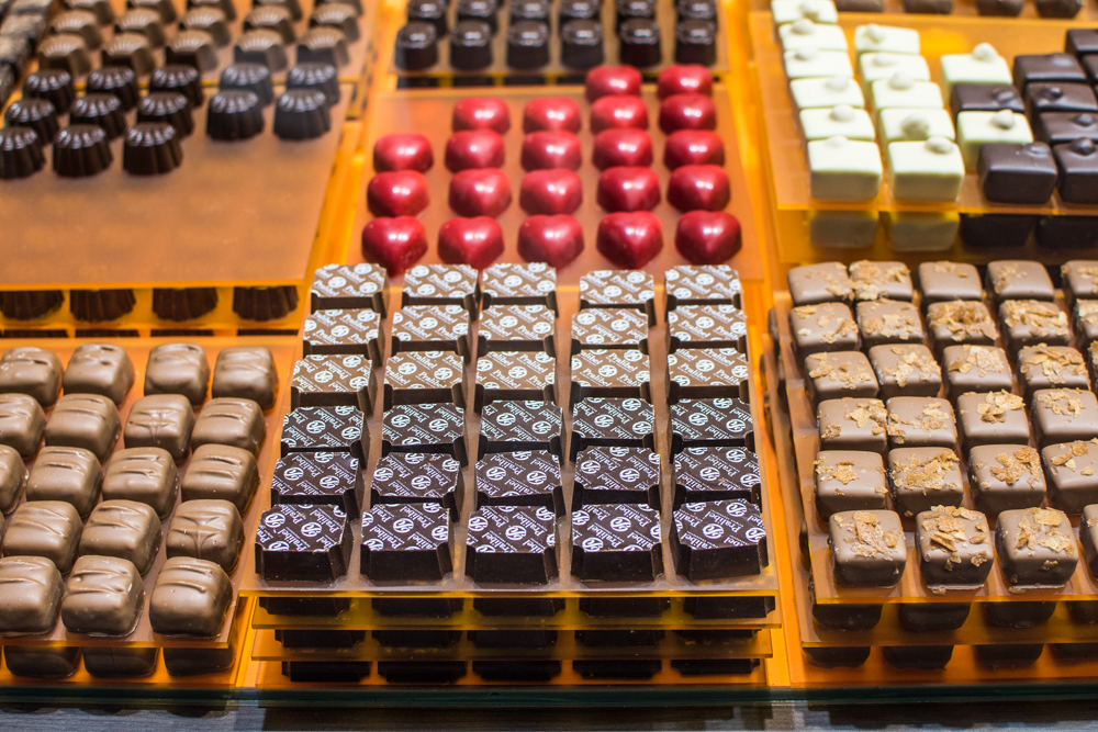 Just imagine a surface of 8,000 m2 devoted to chocolate and cacao - sounds like a dream, right? And so it was the 5th Edition of the Brussels Chocolate Fair took place from 2nd-4th March 2018 and welcomed over 130 chocolatiers, pastry chefs, cocoa experts, and designers. Let's have a little taste of the event here!