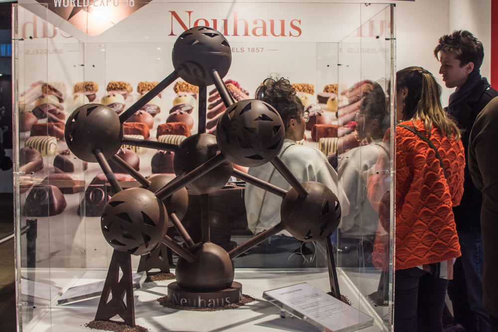 Just imagine a surface of 8,000 m2 devoted to chocolate and cacao - sounds like a dream, right? And so it was the 5th Edition of the Brussels Chocolate Fair took place from 2nd-4th March 2018 and welcomed over 130 chocolatiers, pastry chefs, cocoa experts, and designers. Let's have a little taste of the event here!