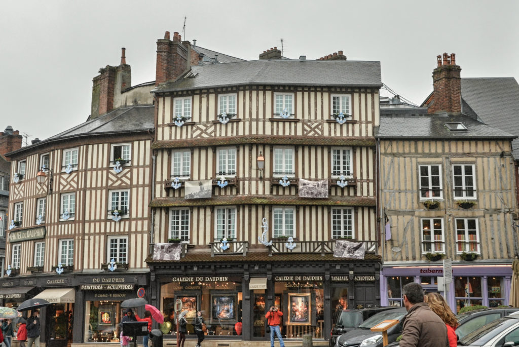 Some time ago during a long weekend in May, I had a chance to visit a lovely corner of France - Normandy. In 4 days we visited Deauville, Mont Saint Michel, the D-Day Landing beaches, Caen, and Honfleur and in this post I share some impressions from this trip with you.
