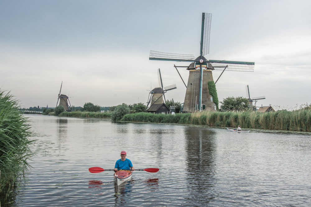 Here is how we enjoyed our day trip to the windmills of Kinderdijk and Dordrecht and maybe who knows, if you are in Holland you can visit it too!