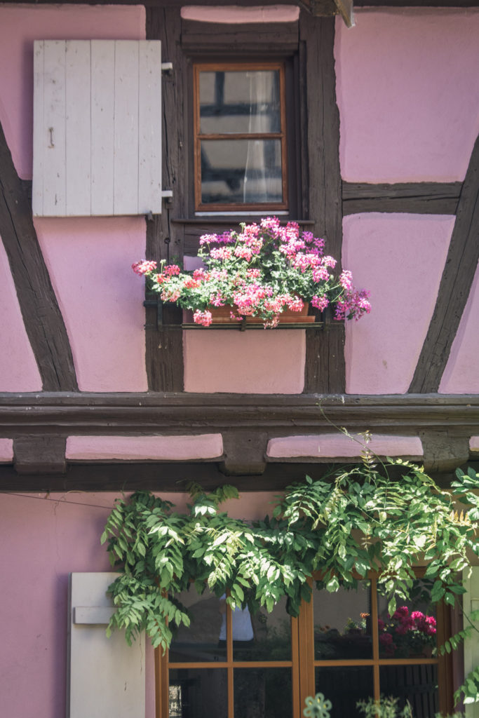 During our long weekend in Alsace in June, we discovered some of the most beautiful villages of France. Here are some tips on where to go and what to see.