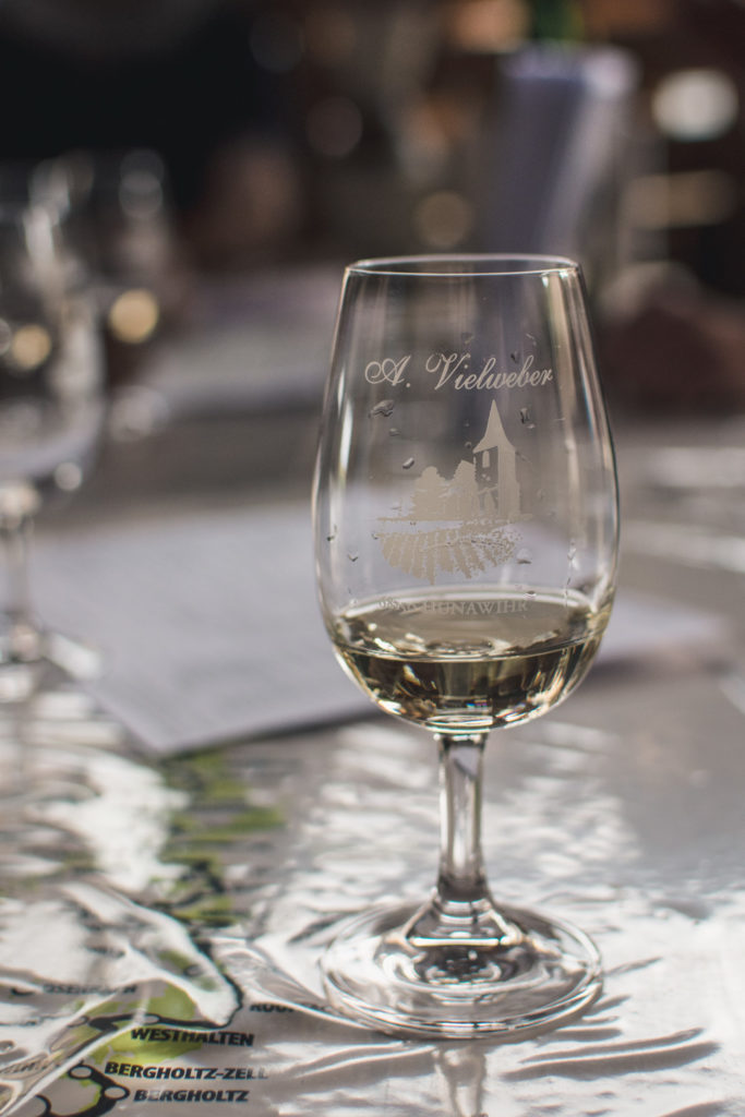 Během loňského výletu spojeného s degustací vína jsme měli možnost objevit kouzelné Alsasko. Zde je trocha inspirace, pokud hledáte tipy, co tu navštívit.