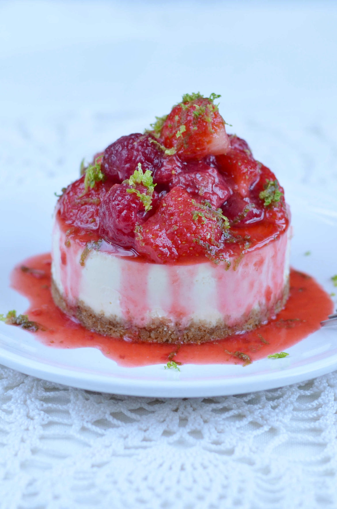 Mini-cheesecakes s falešným jahodovo-malinovým kompotem