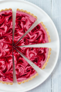 You will love it! This almost no-bake Raspberry Marble Cheesecake it a love not only at first sight, but also at first bite! An ideal summer cheesecake.