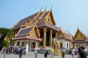 Bangkok is a city with hundreds of Buddhist temples. Here is a list of 5 temples in Bangkok worth visiting and that you shouldn't miss!