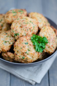 Soft Cheddar Bay Biscuits topped with a mixture of melted butter, garlic powder and parsley are great as an appetizer but also to go with seafood or soups.