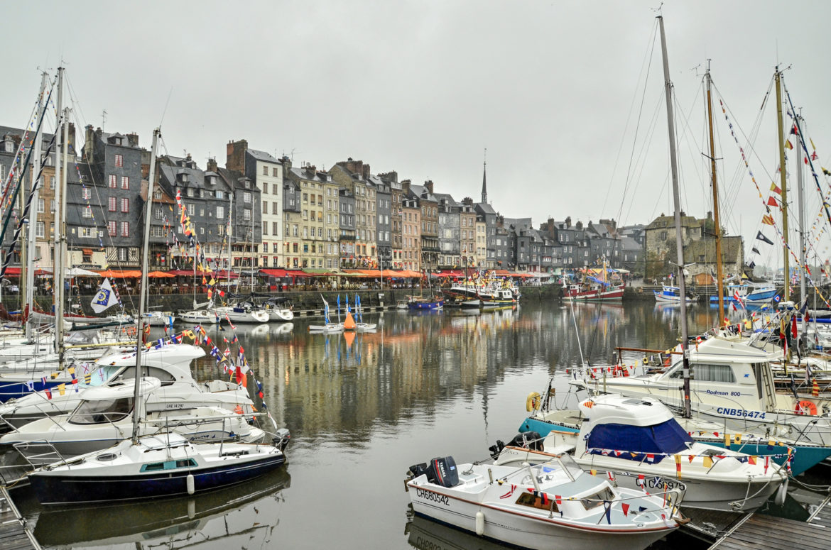 Some time ago during a long weekend in May, I had a chance to visit a lovely corner of France - Normandy. In 4 days we visited Deauville, Mont Saint Michel, the D-Day Landing beaches, Caen, and Honfleur and in this post I share some impressions from this trip with you.