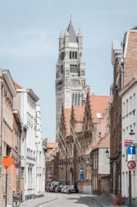 The Venice of the North is a unique charming city that will capture your heart! Here are my tips on what to see and do to fully enjoy your day in Bruges.