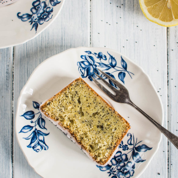 The sweet and sour taste of this legendary Lemon Poppy Seed Loaf Cake is just irreplaceable and I still haven't met anyone who wouldn't like it!