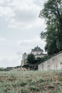 A walk around the Château Neercanne